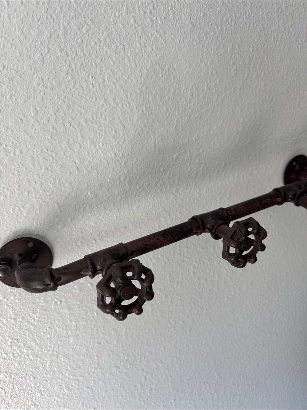 Industrial Sprinkler Turn Wall Hook Rack in Rustic Brown